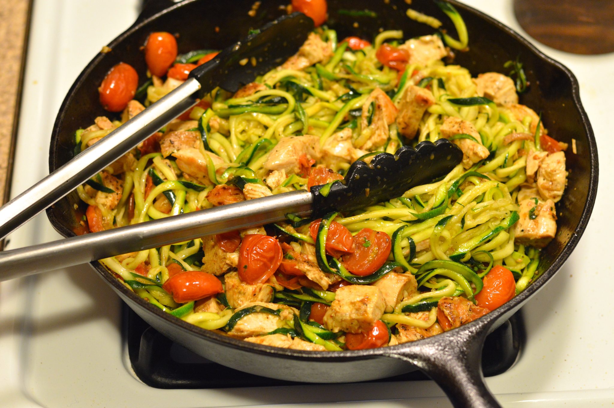 La recette du jour : pâtes au poulet et courgettes, un vrai délice !