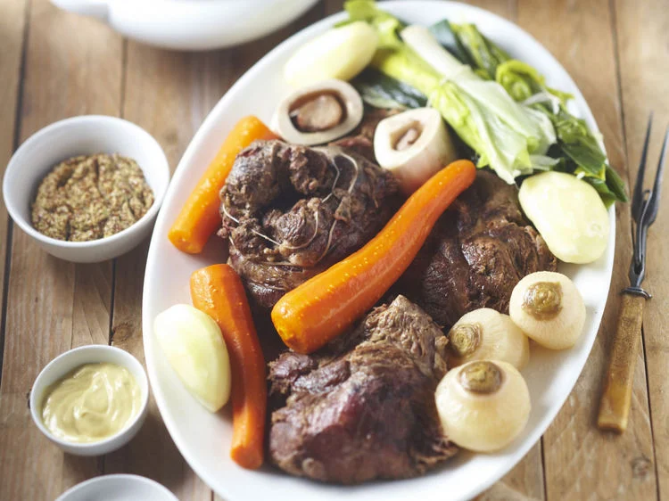 La recette authentique du jour : le pot-au-feu à l'ancienne !